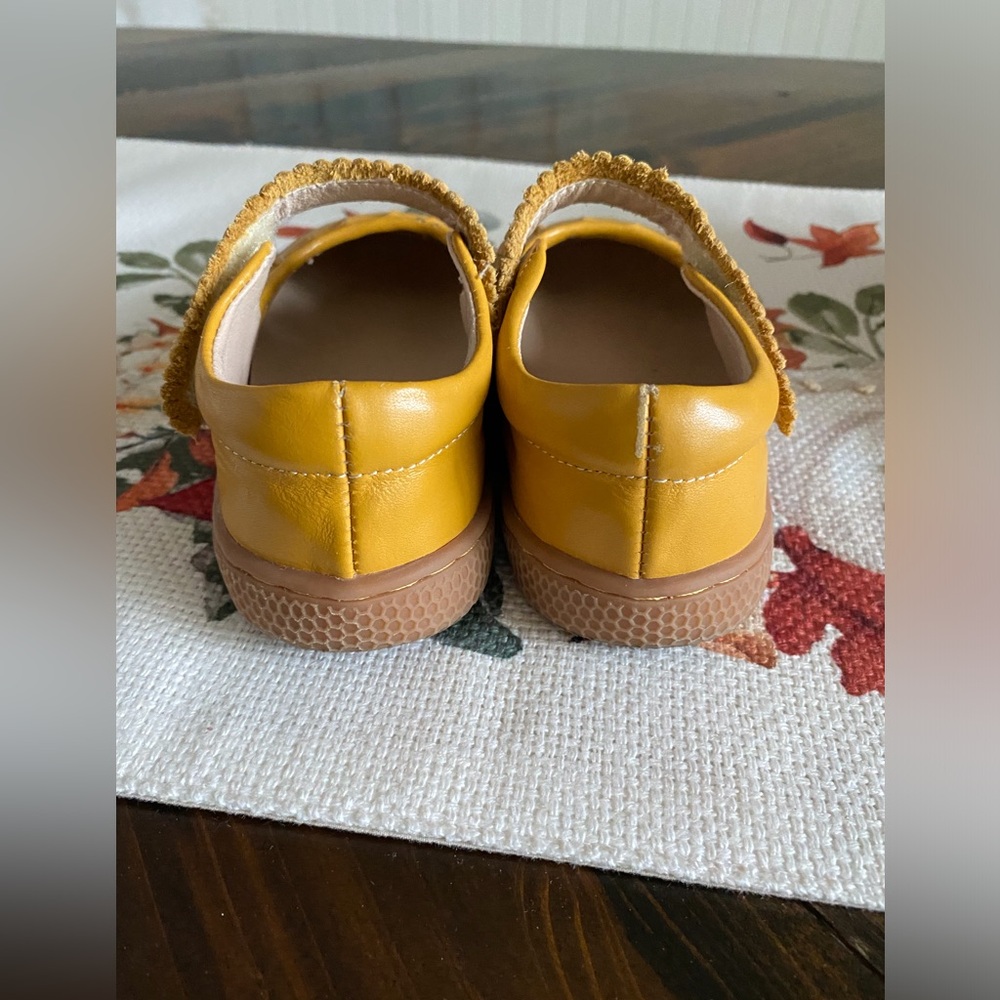 Shoes - Picture 5 of 7